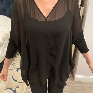 Wynne layers black sheer top size medium